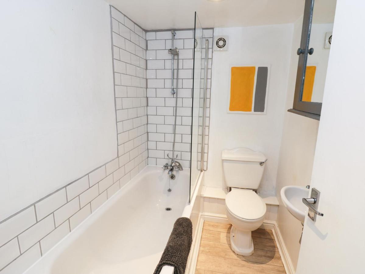 Appartement The Surfers Bolt Hole à Whitby Extérieur photo